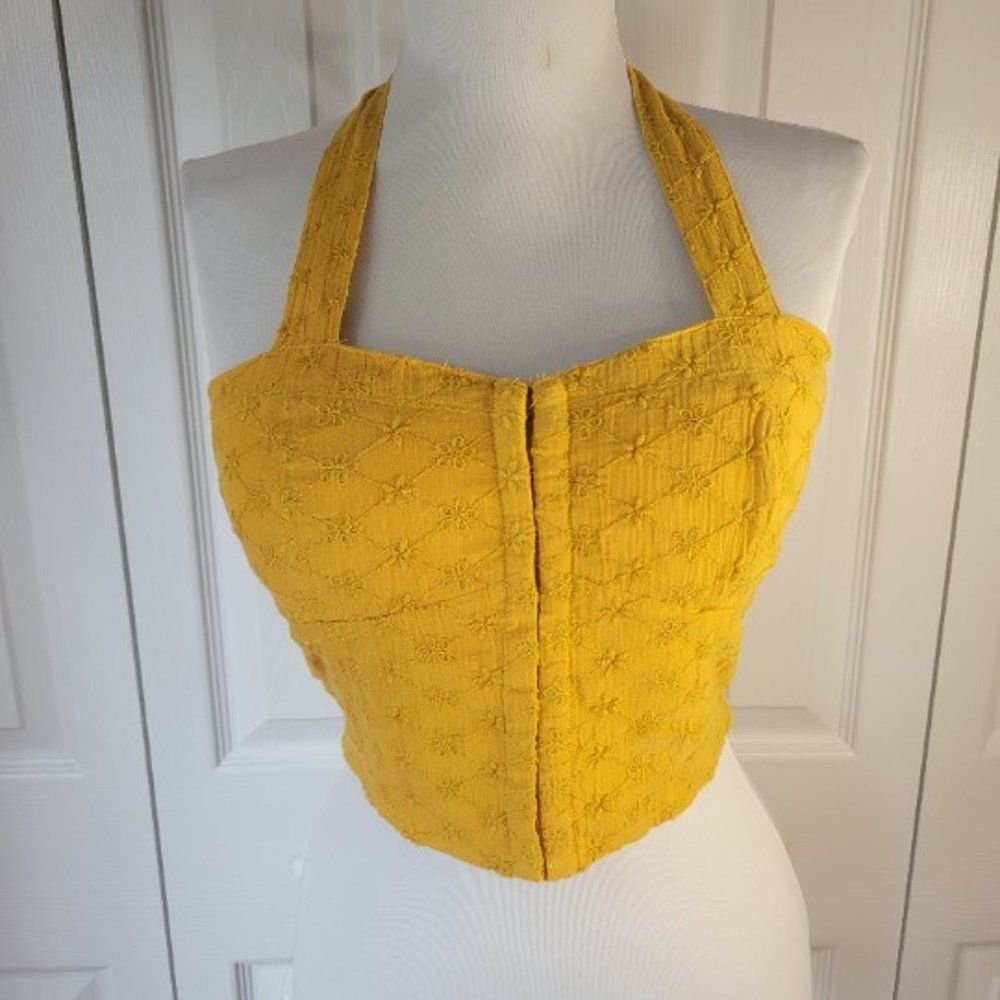 ellow Crop Hook-and-Eye Front Halter Top EUC Summer Spring